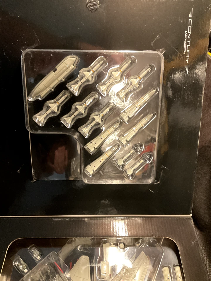 CENTURY WINGS F-14A TOMCAT U.S. NAVY VF-111 SUNDOWNERS NL200 1988 "RARE" - Image 3 of 4