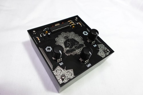 RC Circuit Bent "Mystic Drums" Ambient Tibetische Drohne Glitch Loop Sound Generator - Bild 2 von 4