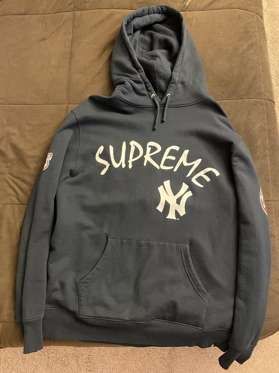 supreme × new york yankees hoodie