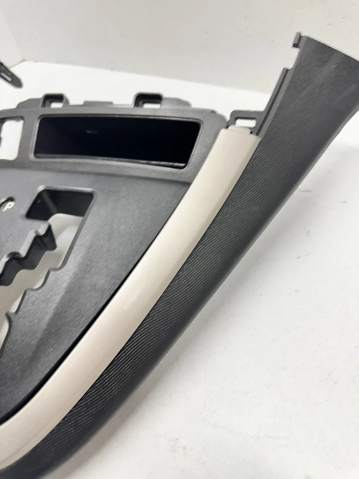 Toyota Matrix 2009-2013 2009-2010 Pontiac Vibe consola OEM PALANCA DE CAMBIOS BISEL 11 Foto 3 de 4