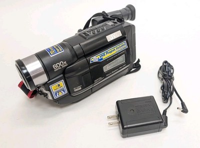 JVC GR-AXM241 Compact VHS Camcorder Powers On & Charges *PARTS ONLY*
