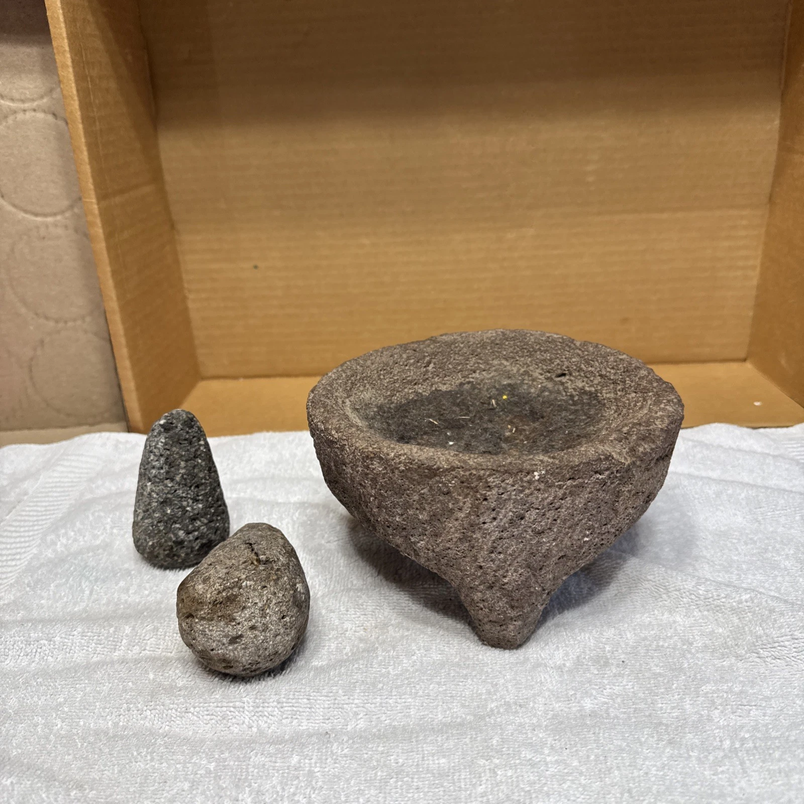 Vintage 7 Inch Lava Volcanic Stone Mexican Molcajete Mortar And 2 Pestles