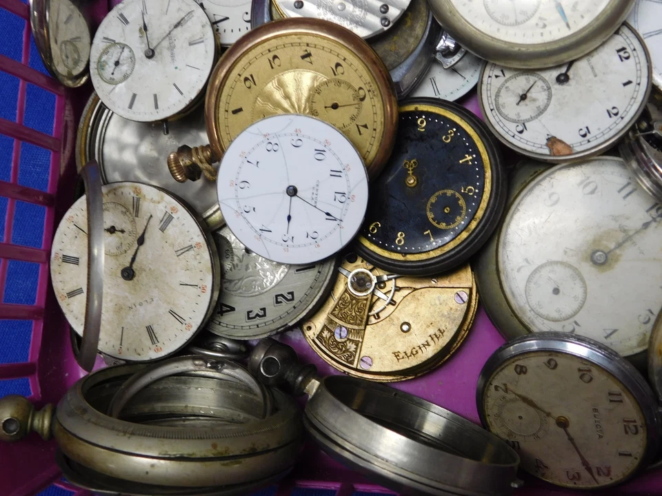 Huge Lot of 50+ Pocket Watch Movements, All for Parts or Repair - Image 4 of 4