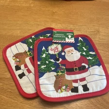 NWT~Two Holiday / Xmas Pot Holders~ North Pole Santa~ 7” x7” ~ Presents