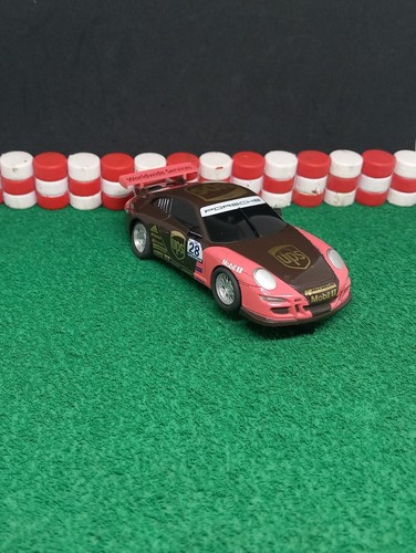 SCALEXTRIC Pull-Power Rennauto – Porsche 911 GT3 #12, Maßstab 1:43 – Ohne Schienen überall Fahren