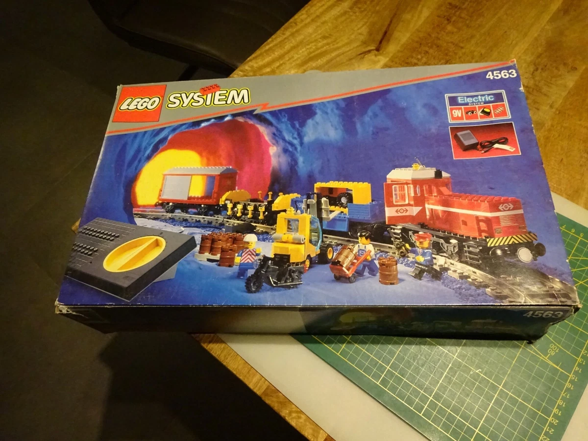 Train Sets - LEGO 4563 Load and Haul Railroad Vintage 1992 9V Train Set