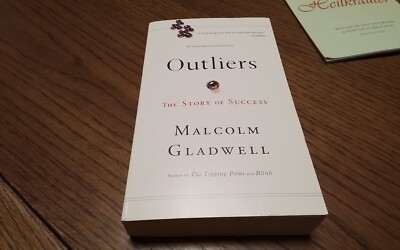 OUTLIERS *The story of success* Malcolm Gladwell ungelesen