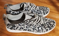 Not Rated Women's Mayo Sneaker LT Grey Size 10