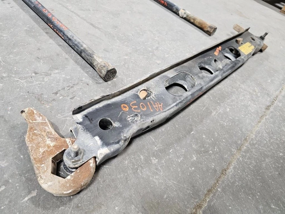 01-10 Silverado Sierra 2500 3500 USADAS barras de torsión izquierda/derecha con montaje en marco Foto 4 de 4