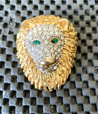 LION HEAD GOLD TONE WITH RHINESTONES GREEN EYES PINBACK BROOCH 1 1/2" X 2"