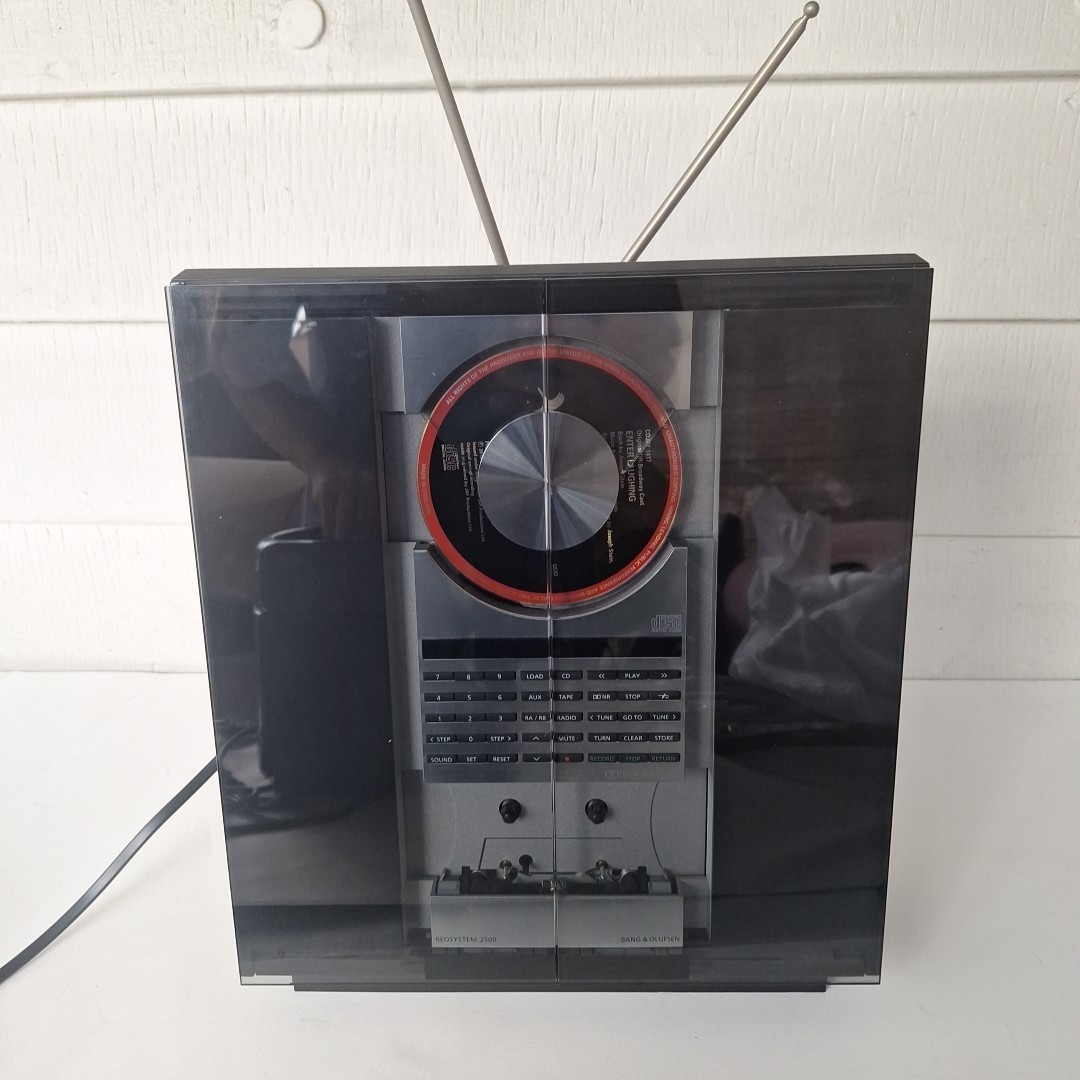 Bang & Olufsen Beosound 2500 Radio & CD Works Tape & Doors Needs Repair Read Des