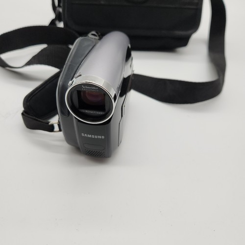 Mini videocamera DVD compatta Samsung VP-DX100 argento testata - Foto 9 di 9