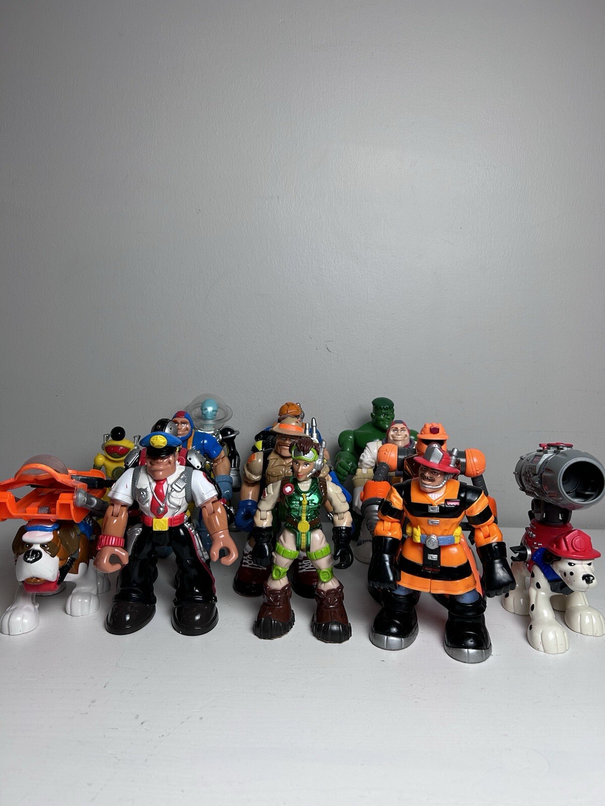 Picture 3 of 18