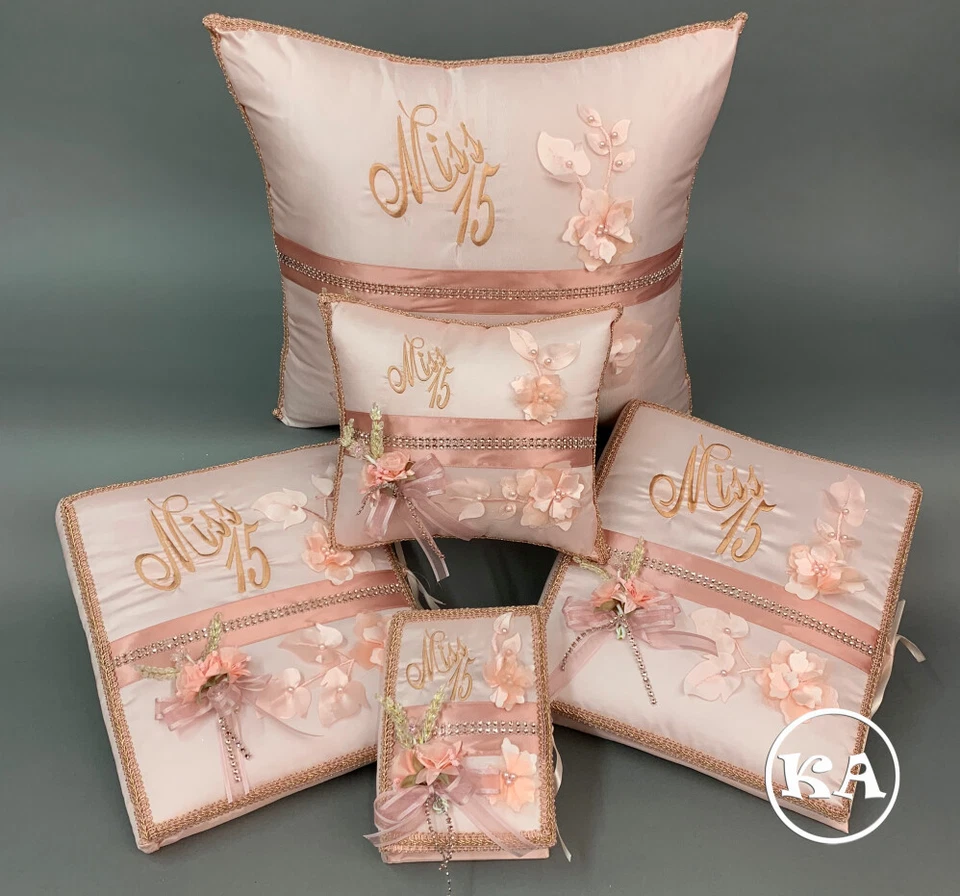 NOVO - 5 peças Sweet 15 pacote de travesseiro ajoelhado lilás com prata - Imagem 4 de 4