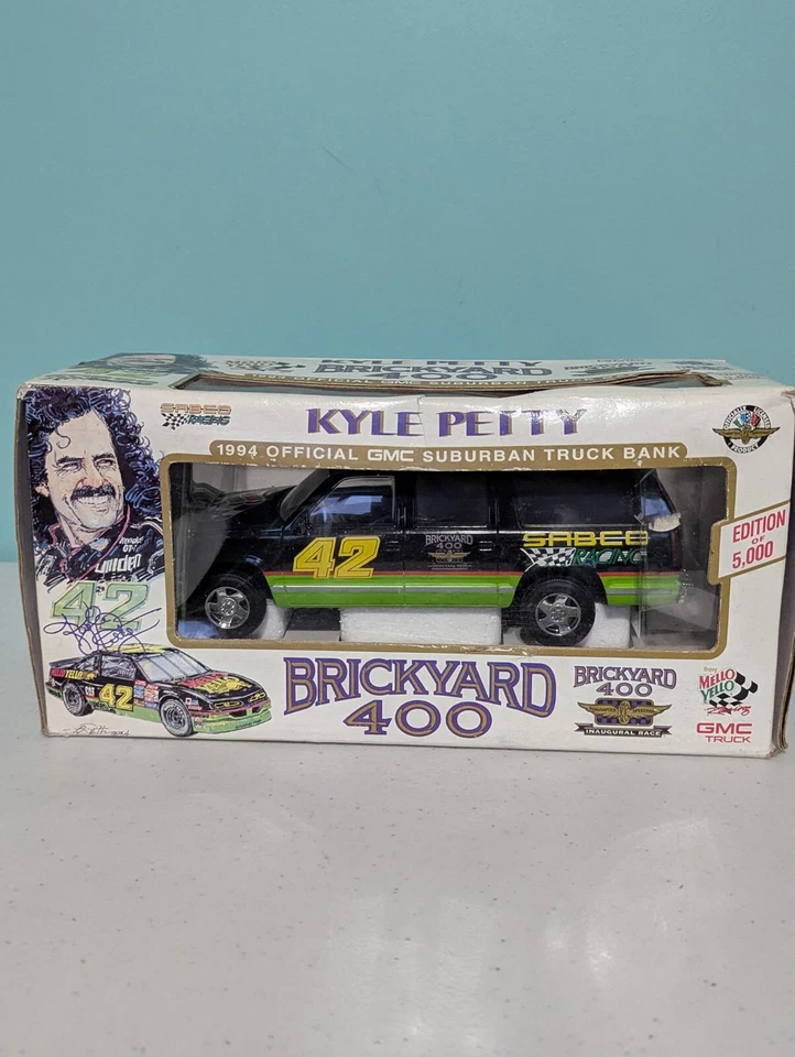KYLE PETTY #42 MELLO AMARILLO LADRILLO 400 BANCO SUBURBANO EDICIÓN LIMITADA 1:24 (71) Foto 3 de 4