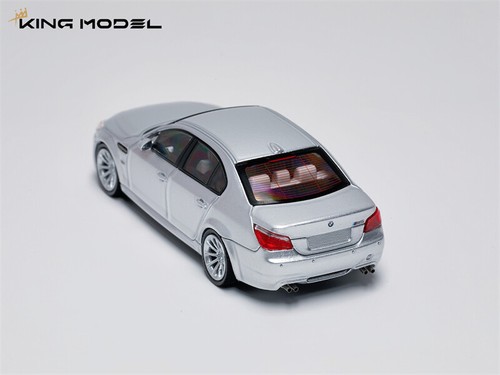 King Model 1:64 M5 E60 Sedan / Wagon Diecast Model Car - Picture 4 of 18