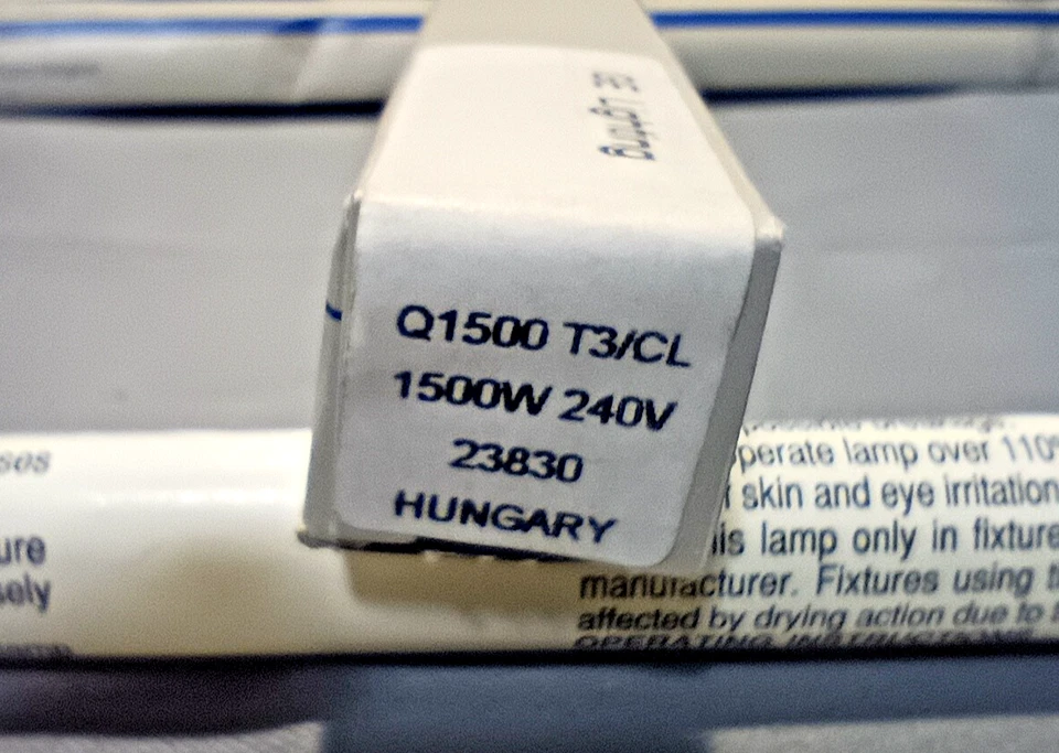 New Old Stock 1-10" 23830 GE Q1500T3/CL 1500W  240V Bulb Made In Hungary T1 - Image 2 of 2