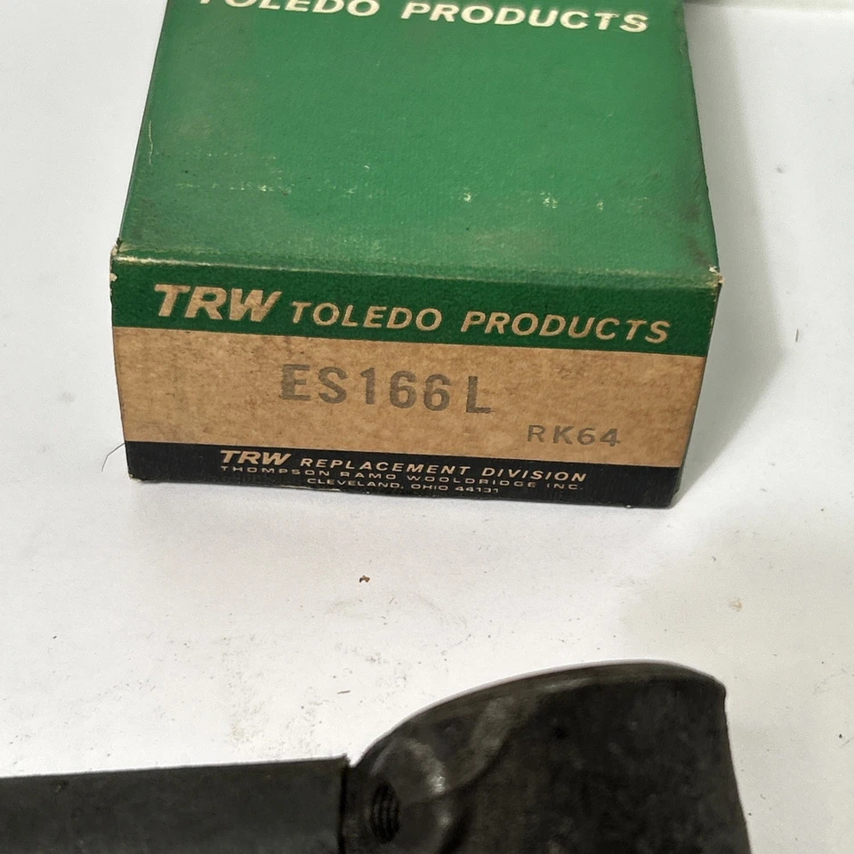 Extremo de varilla de amarre derecho e izquierdo Plymouth TRW 1955-1956 ES166R y ES166L de colección nuevo en stock Foto 2 de 4