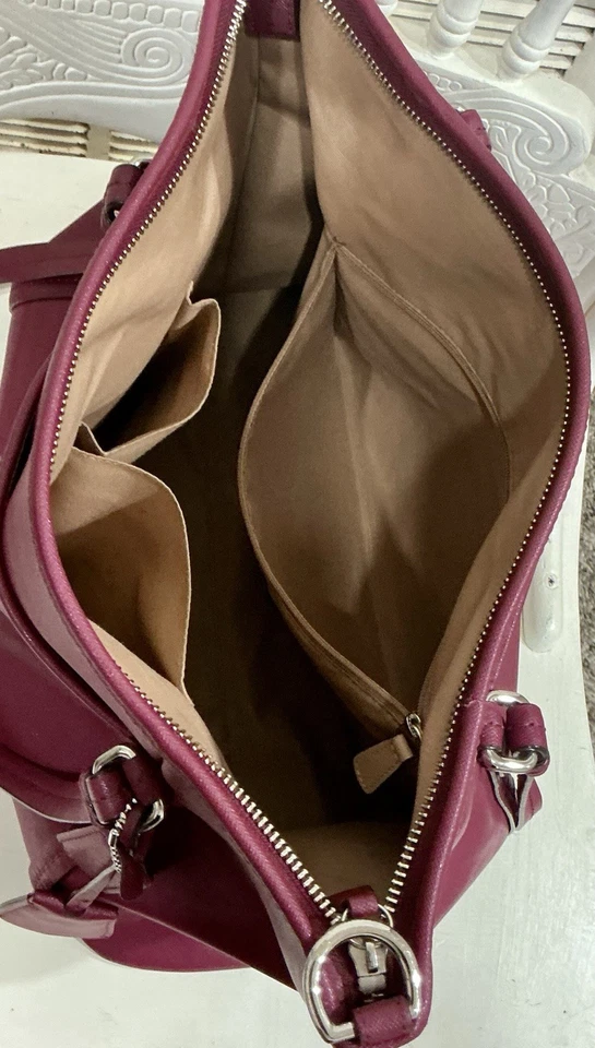 Bolso Cartera de Hombro COACH Peyton Cuero Rojo Bayas Doble Cremallera F25667 Grande Foto 4 de 4