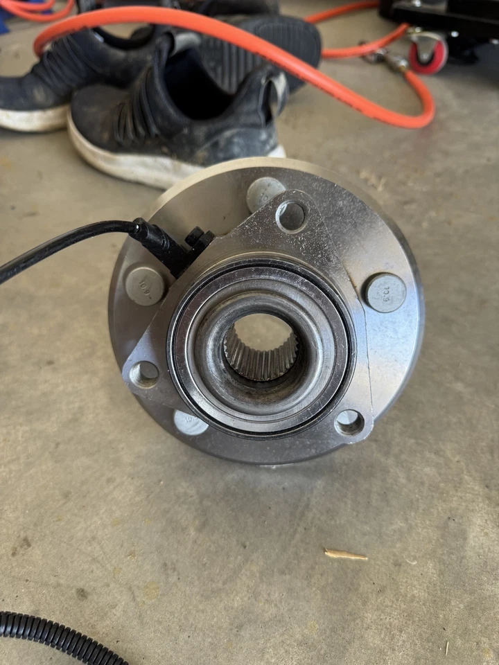 Conjunto de buje de rueda Dorman 74255YPCD 2007 5,7 L V8 para Dodge Ram 1500 2006-2008 Foto 2 de 3