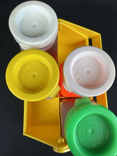 Vintage Fisher Price #637 Yellow Milk Carrier Caddy Set With 4 Bottles - Picture 6 of 7