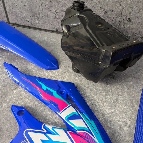 Plásticos Restyle + Asiento + Depósito de combustible + Calcomanías Yamaha YZ125 YZ250 2008-2025 - Imagen 6 de 16