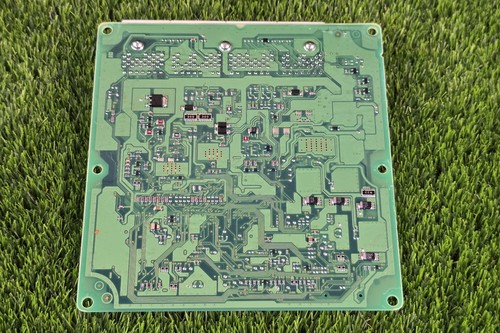 Toyota Hiace 89661-26B30 Engine computer unit 8966126b30 oem jdm used - Picture 12 of 12