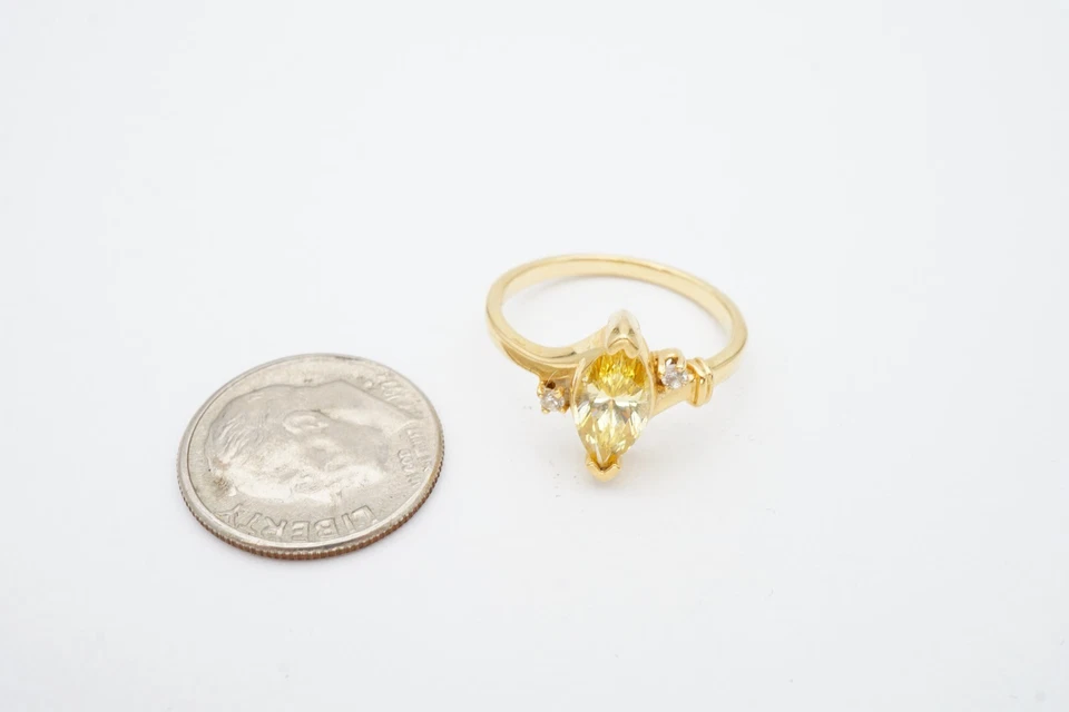 Anillo Diamonique Oro Amarillo 14k Circonita Cúbica Amarilla Talla 6 Foto 2 de 4