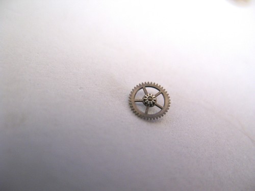 PATEK PHILIPPE 240 ASSORTED WATCH MOVEMENT PARTS - Picture 13 of 18
