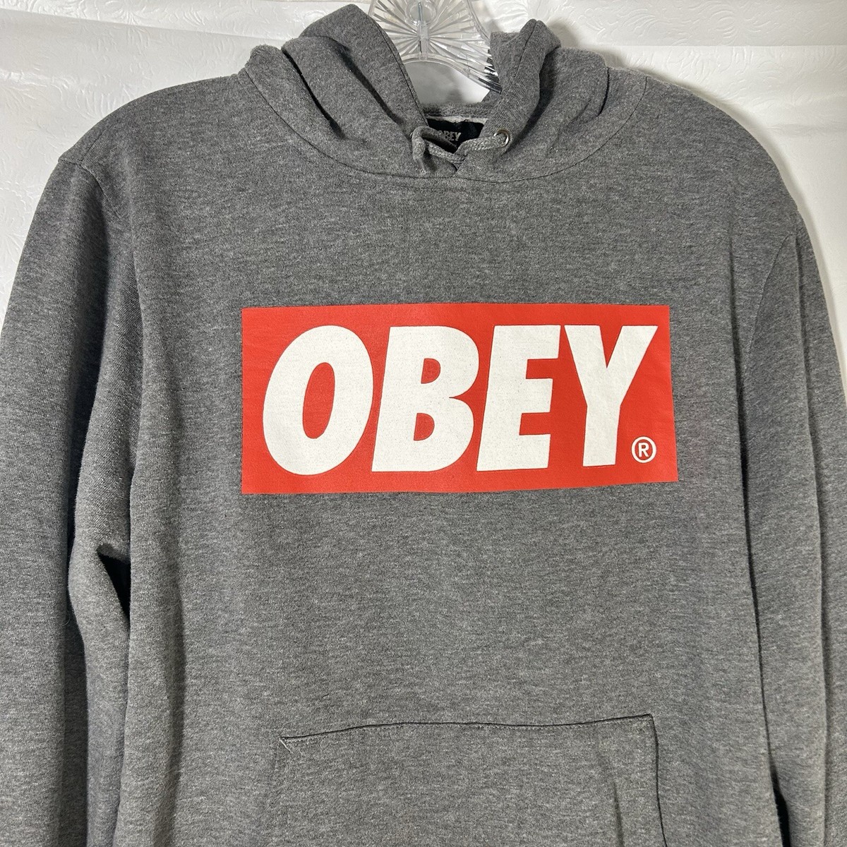 パーカー・フーディ OBEY Men Hoodies 112470216 GREY Obey Sweatshirt Hoodie Mens Sz. M Gray Red Graphic Logo