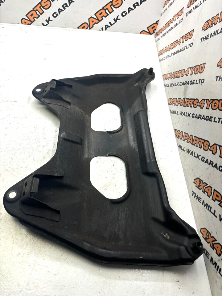 2013 MERCEDES BENZ E220 W212 UNDERTRAY - Image 3 of 4