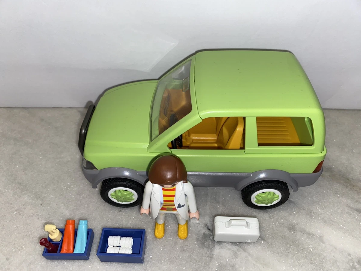 Playmobil vet store car