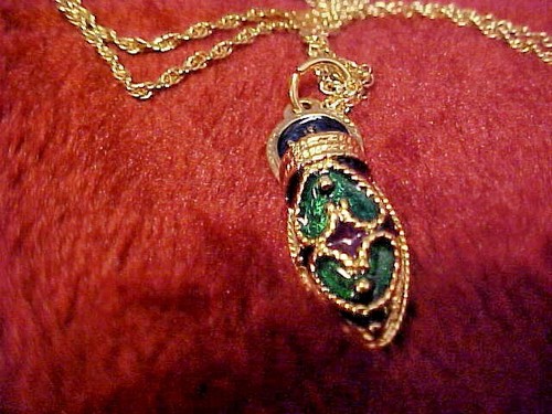 JOAN RIVERS COLORFUL ENAMELED SLIPPER GREEN RED BLACK GOLD 28"GOLD TONE NECKLACE - Picture 5 of 5