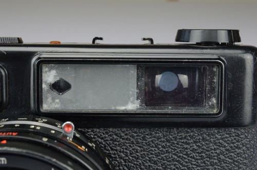 Yashica Electro 35 Fotocamera Telemetro Yashinon 45mm f:1,7 Made in Japan 1970s - Foto 12 di 12