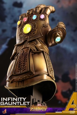 Thanos Infinity War Figure By Hot Toys Sideshow Collectibles