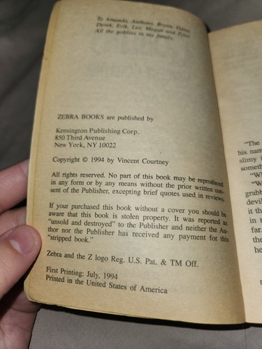 VINCENT COURTNEY ZEBRA 1ST EDITION - Goblins 1994 (Paperbacks From Hell) - Picture 20 of 21