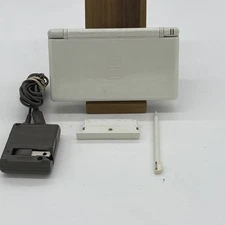Nintendo DS Lite Console USG-001 with charger - Polar White - Tested!