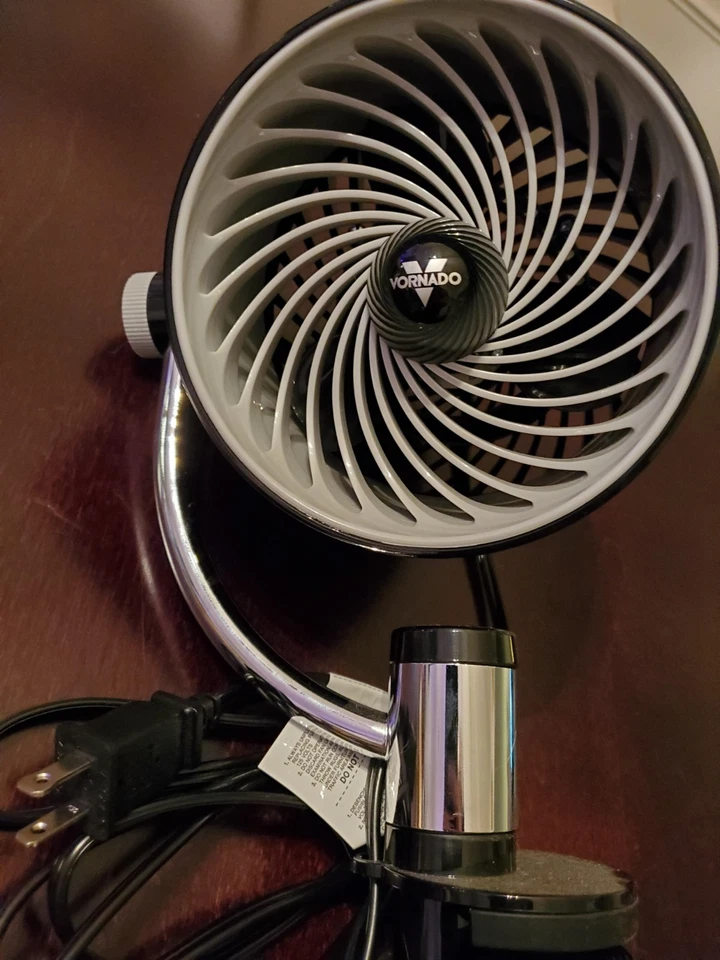 Vornado PivotC Air Circulator/Fan Personal Desk Clamp On Adjustable 3 Speed - Image 2 of 4