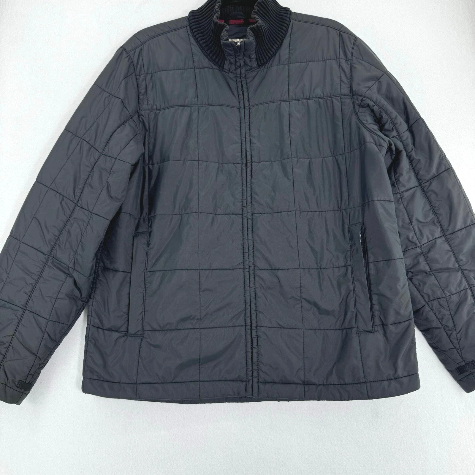 L.L. Bean black quilted thinsulate insulation zipper multiple pockets jacket M