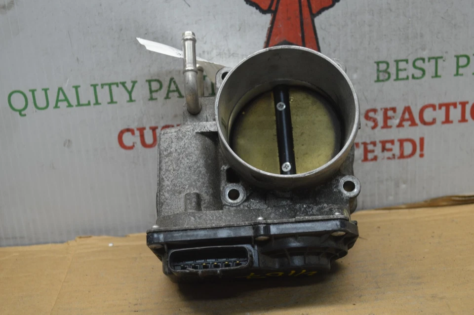 Lexus RX450H 2010-11 carrocería del acelerador válvula 2203031030 montaje 36-5G5 Bx 1 Foto 3 de 4