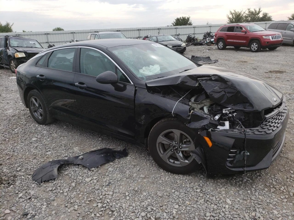 Motor de arranque usado se adapta a: Kia K5 2021 1,6 grado A Foto 4 de 4