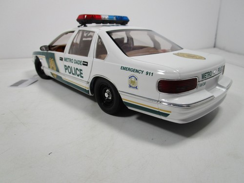 UT MODELS 1/18 1996 CHEVY CAPRICE METRO-DADE POLICE FLORIDA USED NICE *READ* - Picture 6 of 9
