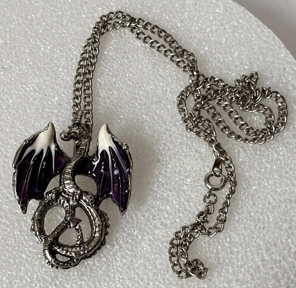 Collar Místico Dragón Púrpura Medieval Renacimiento Colgante Tono Plata Foto 2 de 4