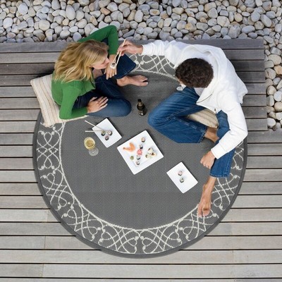 Outdoor5' x 5' Plastic Straw Reversible Rug for Decoration