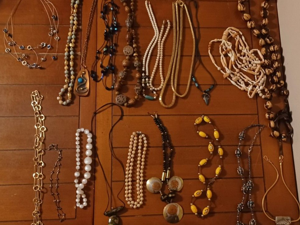Lot of 20 Pieces Costume Jewelry Vintage to Modern FASHION All Wearable