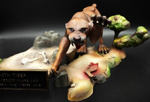AURORA SABERTOOTH Original 1972 Dinosaur Professionally BUILT AIR BRUSHED model