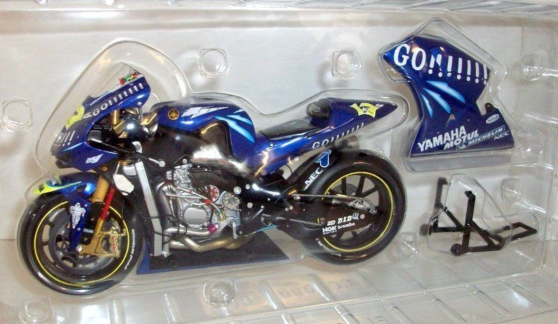 MINICHAMPS Yamaha YZR-M1 Contemporary Manufacture Diecast