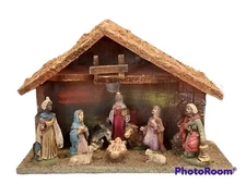 Vtg  Christmas Nativity Scene 10 Pc Figurines Attached to Manger made in Italy