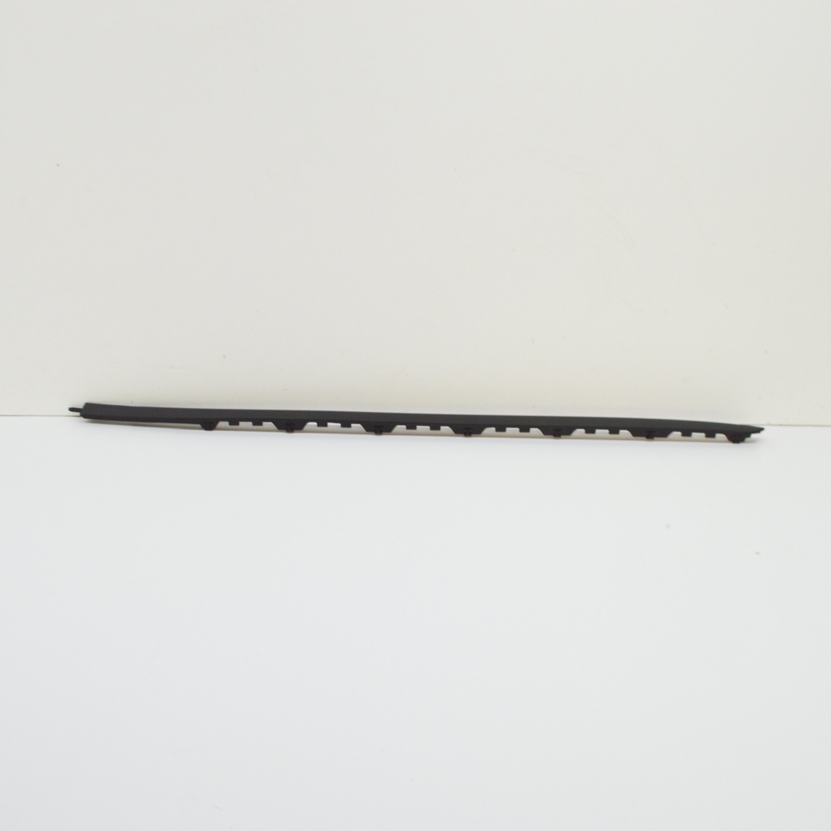 muscatページ NEW BMW X5 F15, F85 WINDSHIELD LEFT VERTICAL TRIM 51317462205