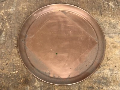 VINTAGE ROUND SOLID COPPER 11" BAR MAN CAVE SERVING DRINKS TRAY - Image 1 of 4